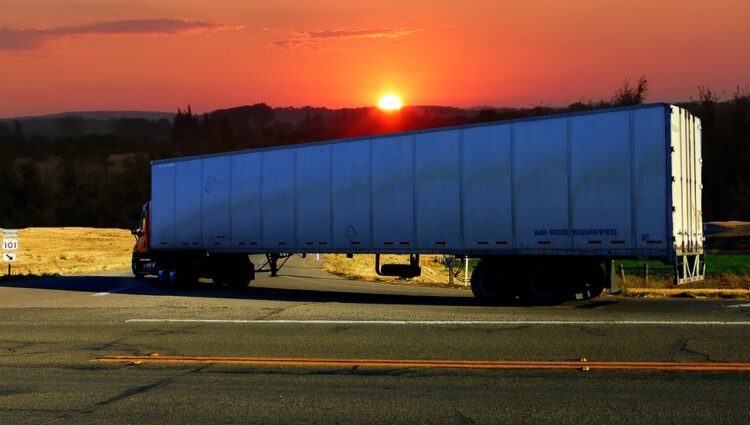 The History and Transformation of the Dry Goods Transportation Industry and the Safety Concerns